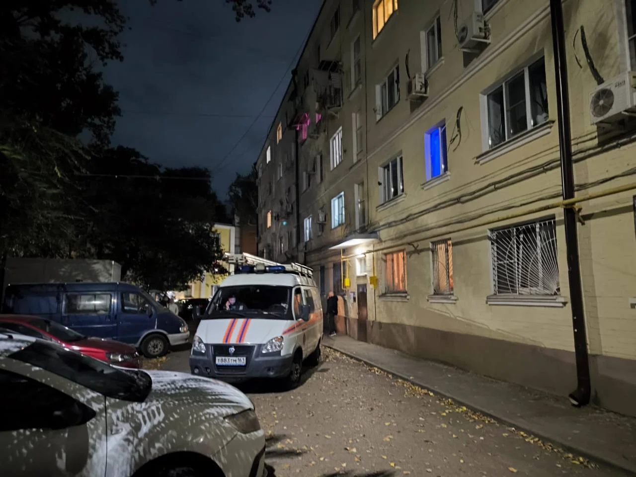 В Ростове началась эвакуация людей из треснувшей пятиэтажки в ночь на 2 октября