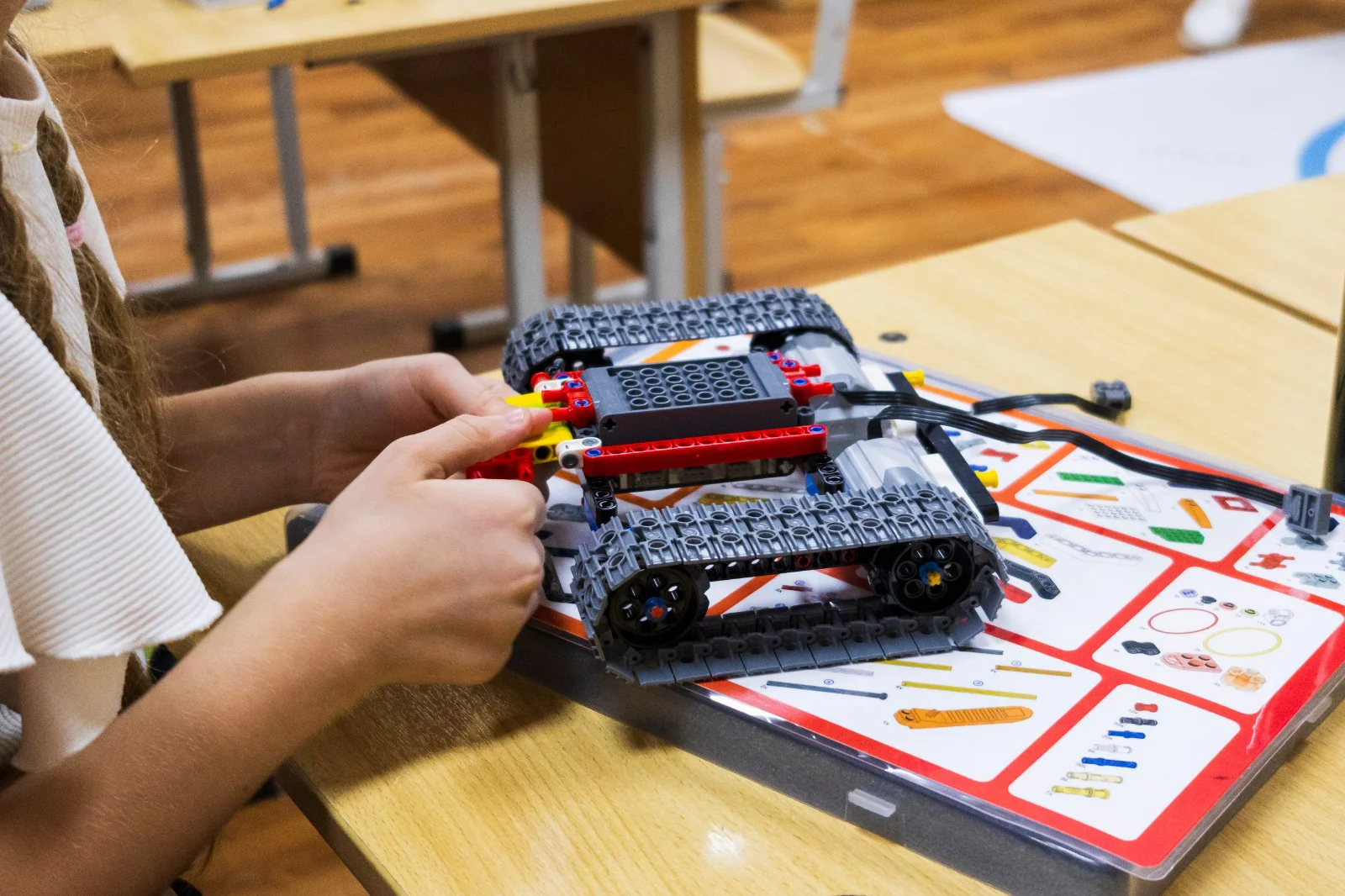 «Новые люди» в Таганроге провели урок робототехники и выступили за обучение IT-технологиям в школах