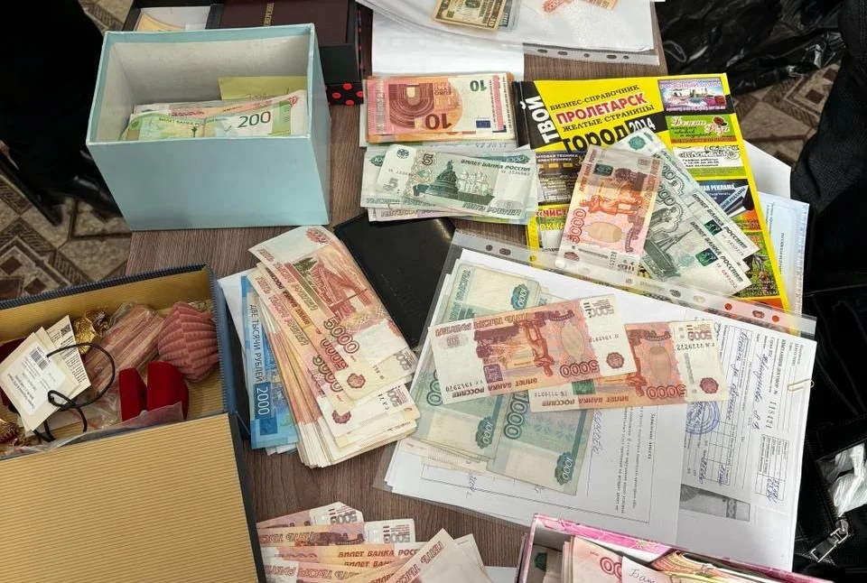 В Ростовской области осудили инспектора и автошколу за взятки при выдаче прав