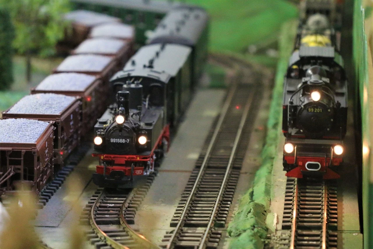 Детская железная дорога: увлекательный мир миниатюр и технологий