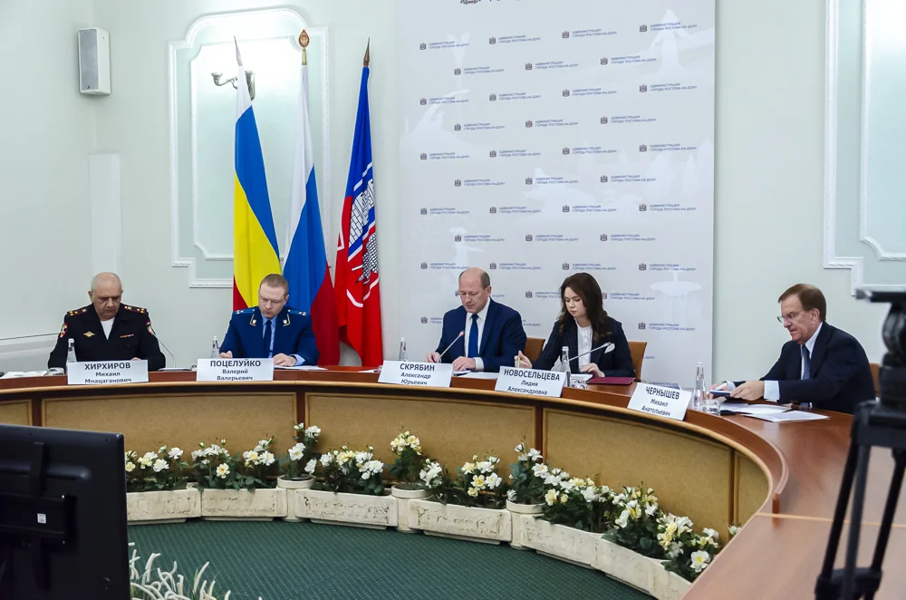 Александр Скрябин поручил проверить готовность спецтехники к зиме