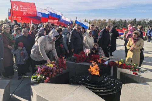 В Ростове в День народного единства завершилась патриотическая эстафета   «Венок Славы»