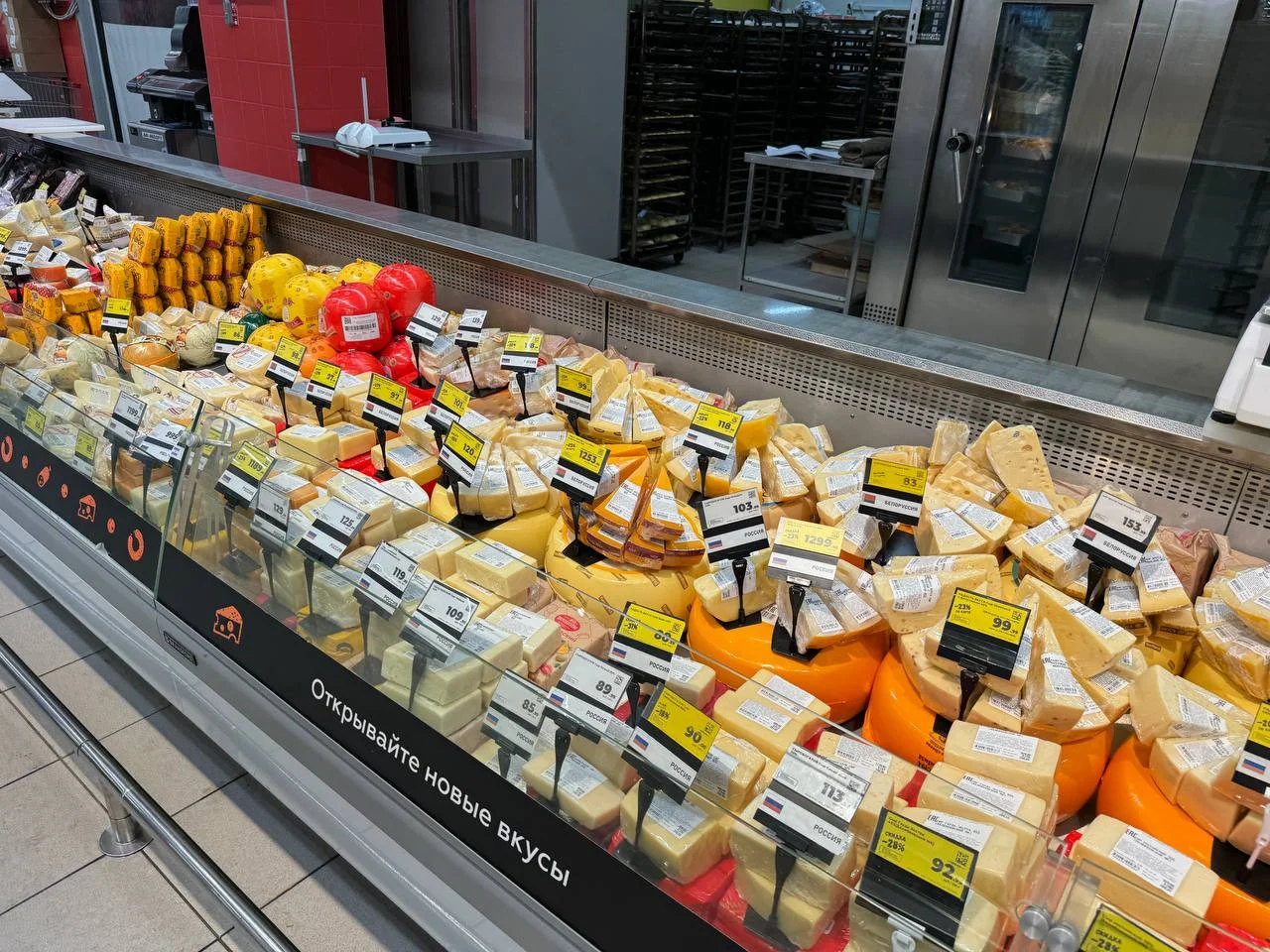 Санкционный сыр в Аксае едва не довел до штрафа предпринимателя