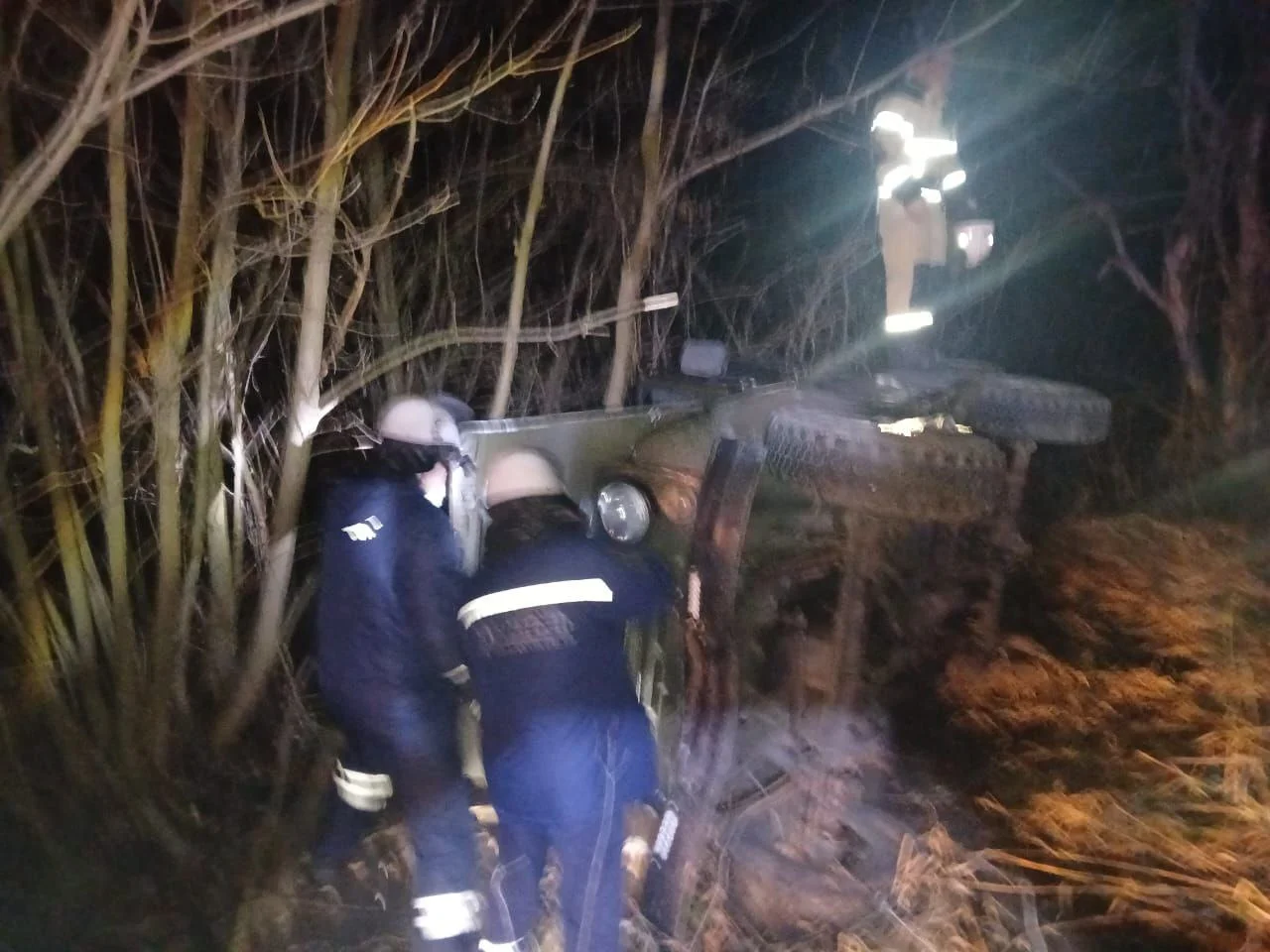 Водитель пострадал в ДТП на скользкой трассе в Вешенском районе на Дону