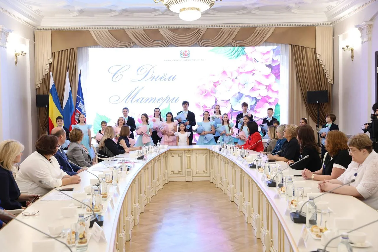 Глава Ростова встретился с мамами участников СВО