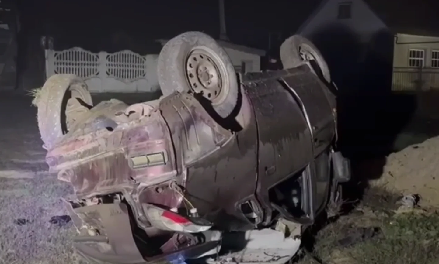 В Ростове водитель упал с моста иномарке и погиб