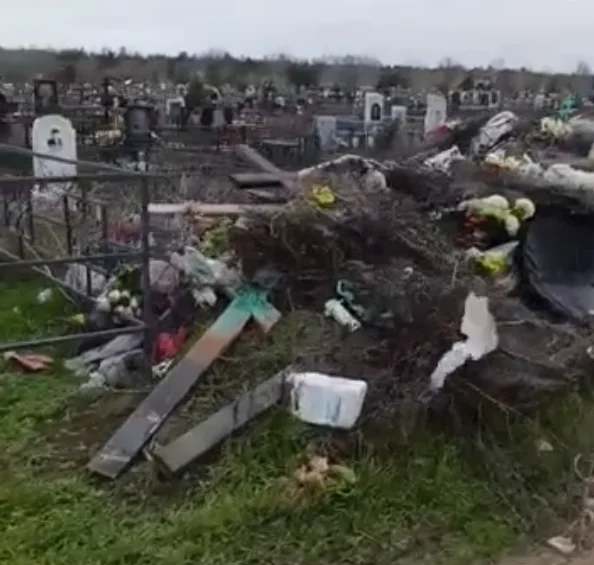 Следственный комитет требует повторного отчета о состоянии кладбища в Азове