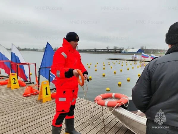 Открытое первенство по плаванию собрало «моржей» на Гребном канале «Дон»