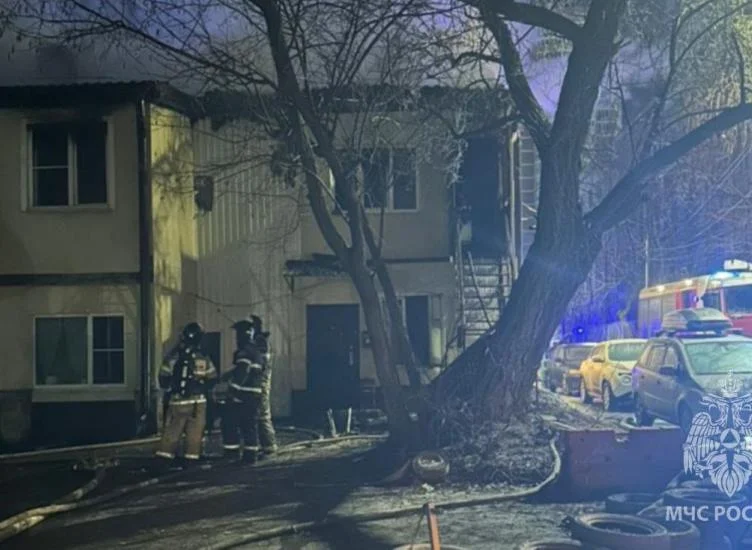 В центре Ростова на Пушкинской улице потушили пожар в двухэтажке