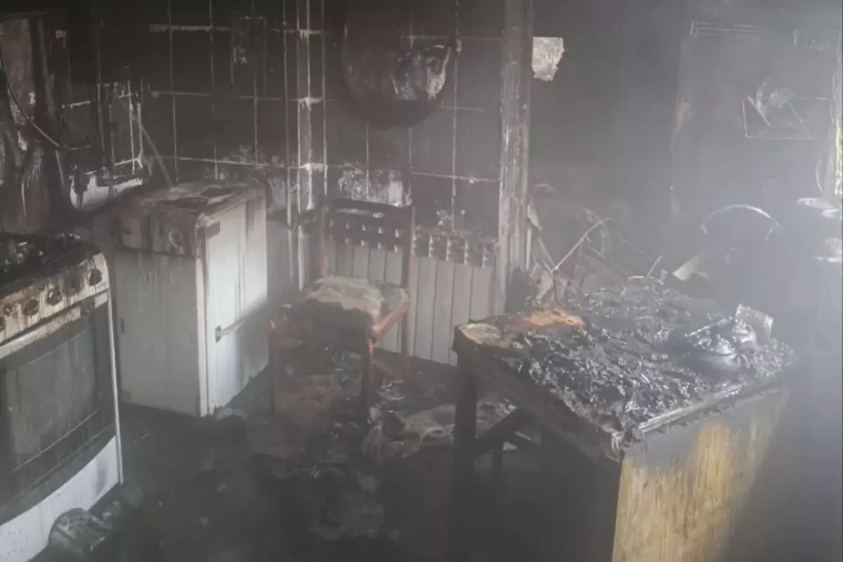 Пенсионер из Гуково получил тяжелые ожоги в попытке потушить пожар