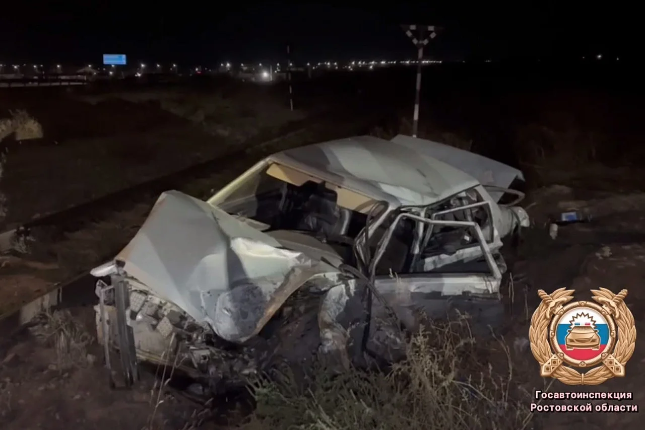 В Цимлянске водитель «ВАЗ» при попытке скрыться от полиции столкнулся с поездом