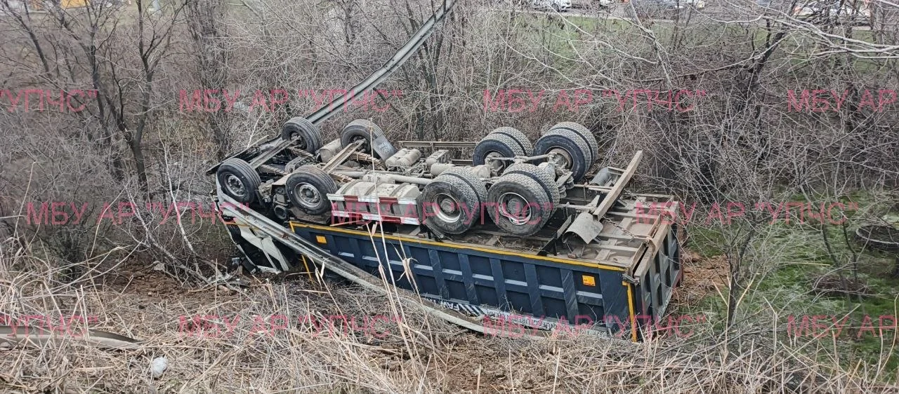 Под Ростовом на М-4 «Дон» перевернулась машина