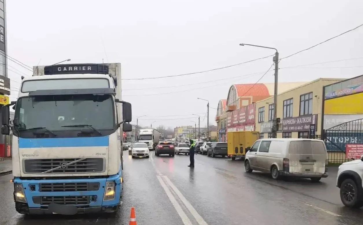 В Ростове в ДТП погиб пешеход, полиция устанавливает обстоятельства