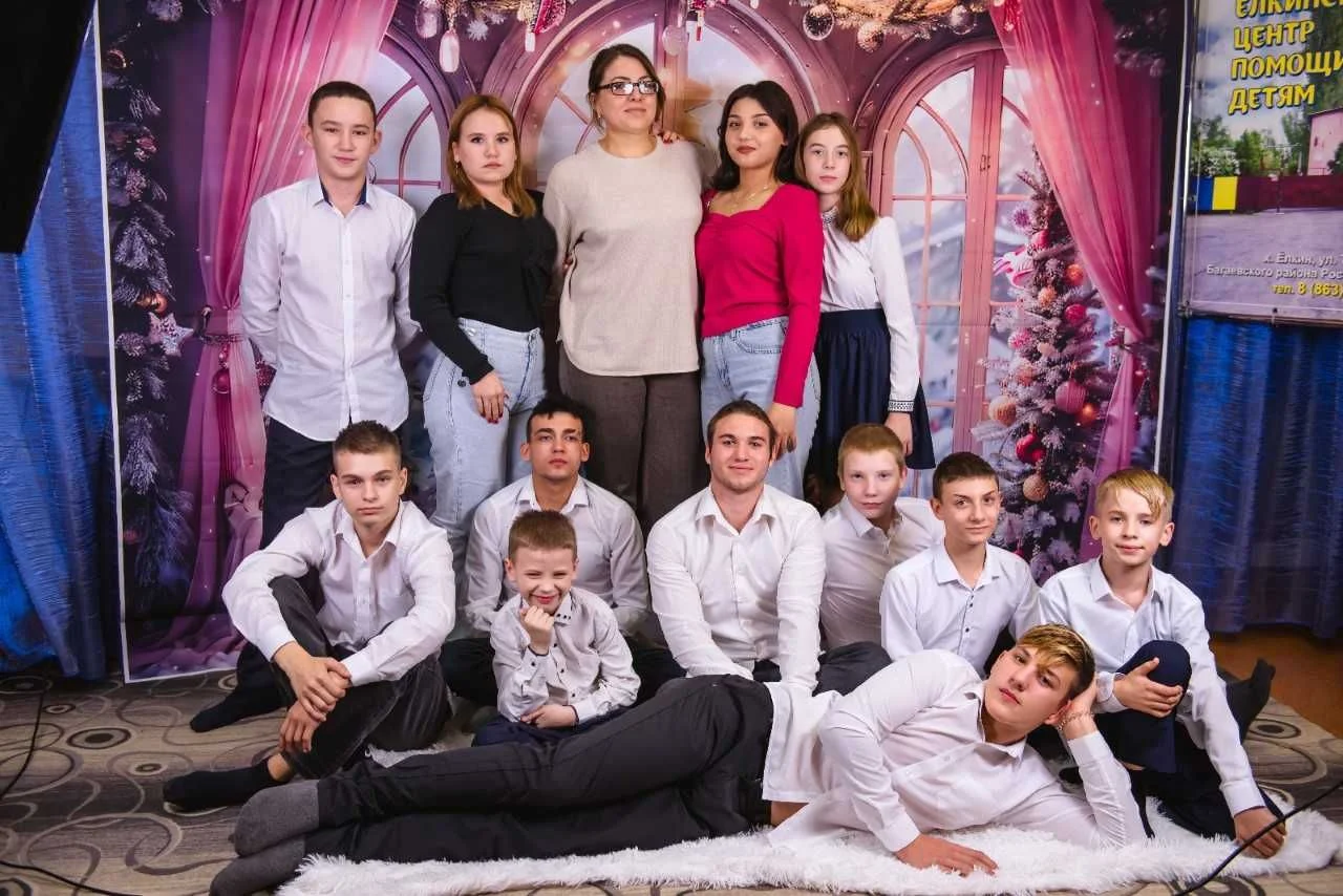 Жители Дона могут подарить детям-сиротам семейное тепло в новогодние праздники