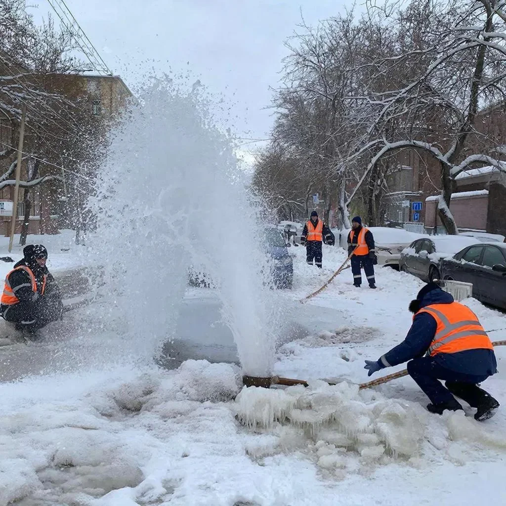 В Шахтах вновь произошёл коммунальный прорыв и оставил жителей без воды