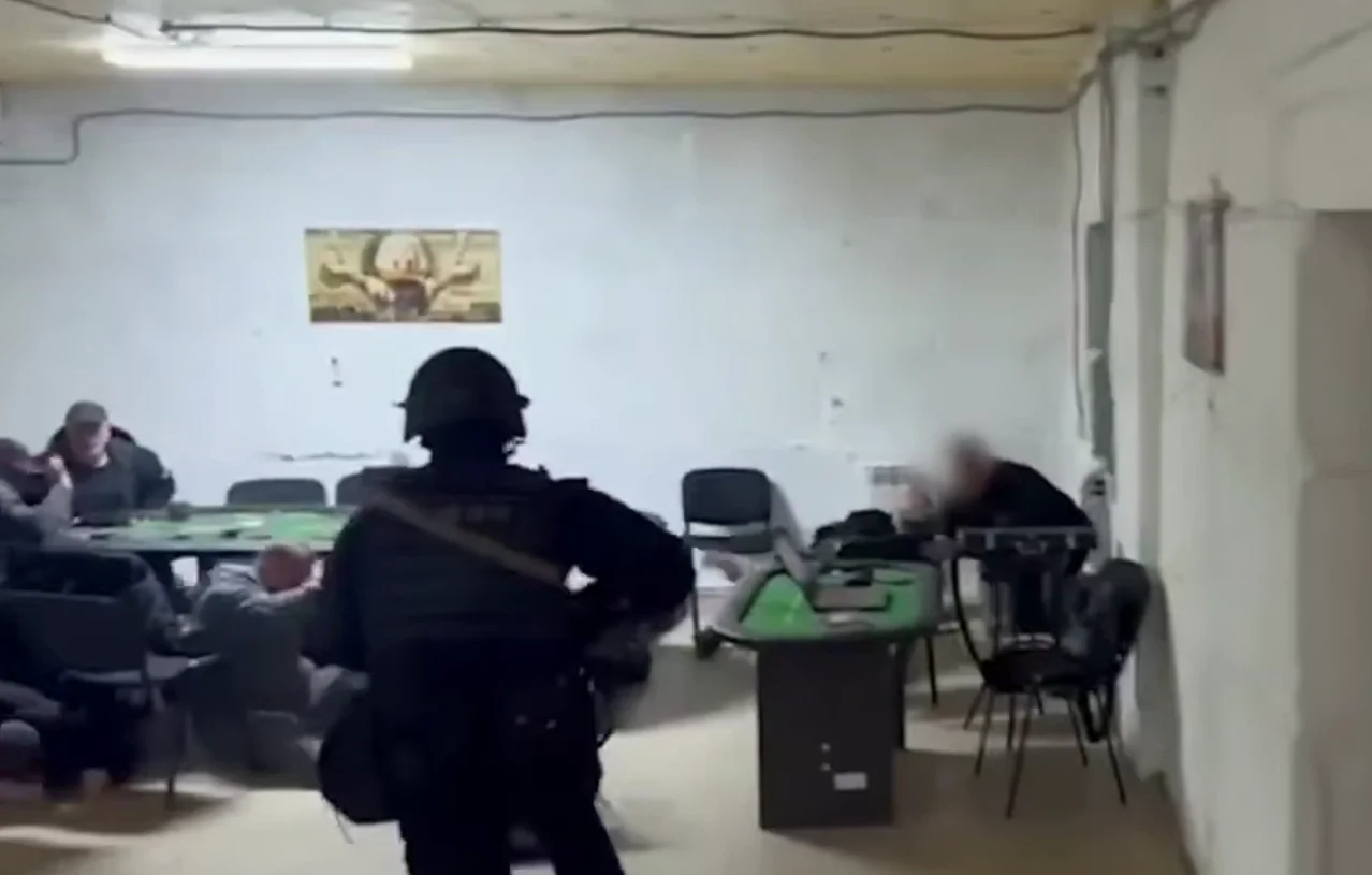 В Каменске-Шахтинском полиция остановила работу нелегального казино