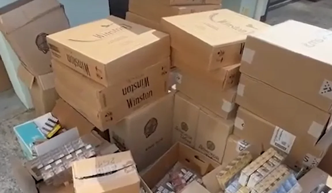 ФСБ обнаружила в Бердянске подпольный склад с контрабандными сигаретами