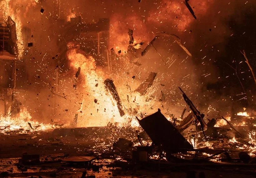 Ночные взрывы в Таганроге и мощный пожар напугали жителей