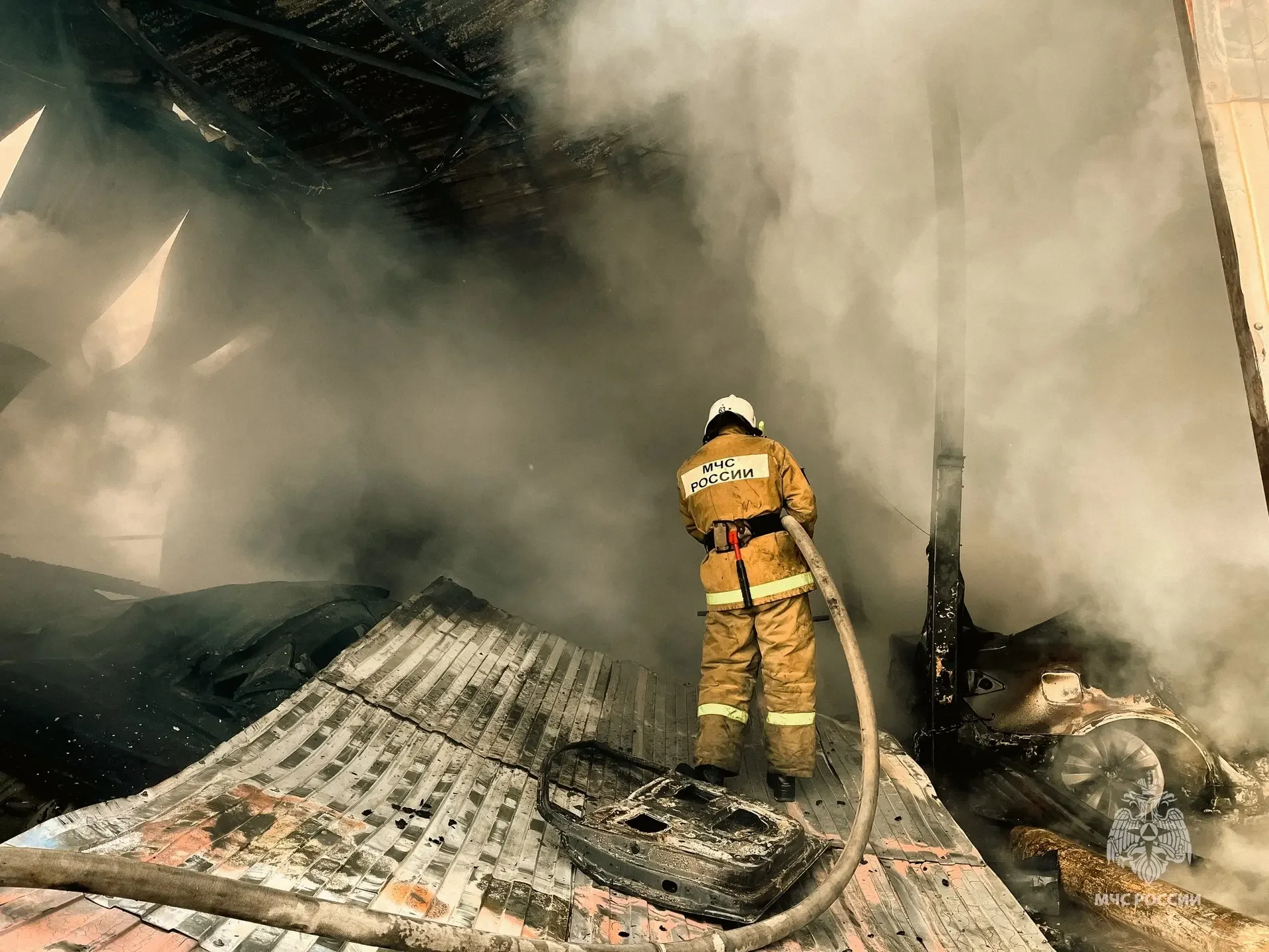 10 пожаров пожаров потушили спасатели МЧС за сутки 9 января