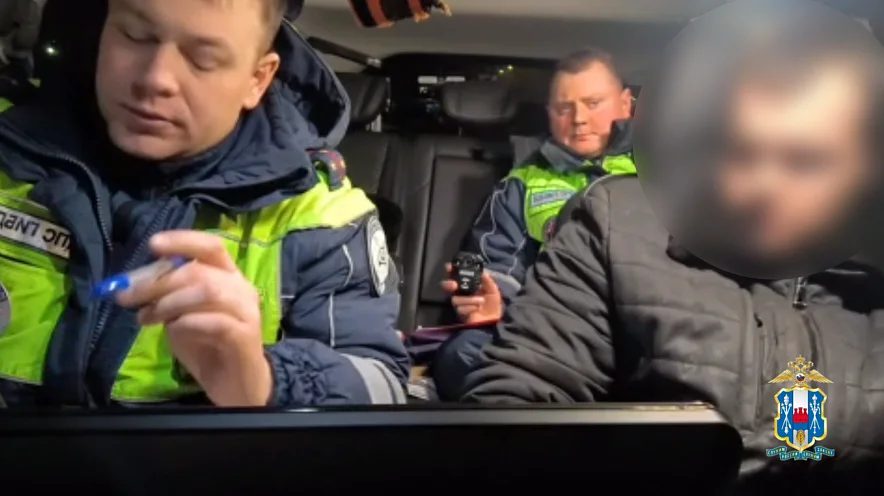 Автомастер угнал доверенную Kia и попал в ДТП в Ростове