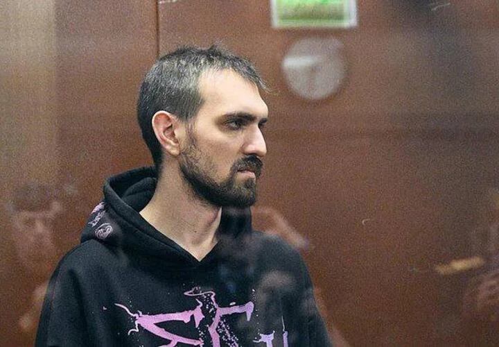 Комика из Краснодарского края Артемия Останина* судят в Москве за создание ОПГ