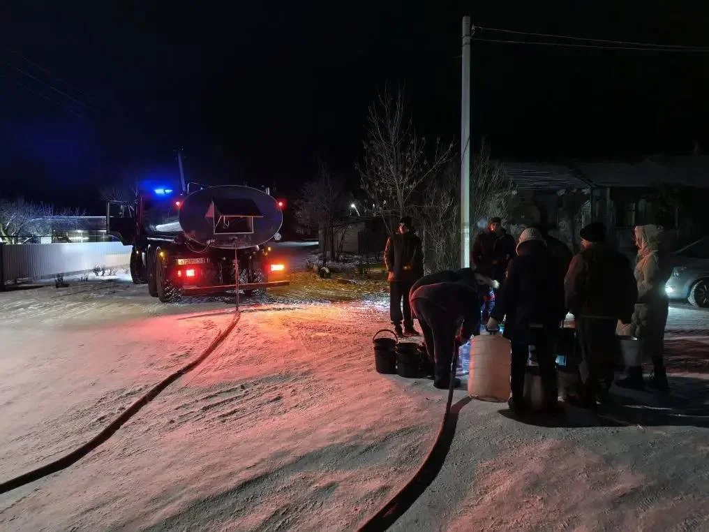 Министр ЖКХ Пшеничная: на Дону устраняют порыв водовода на глубине семь метров