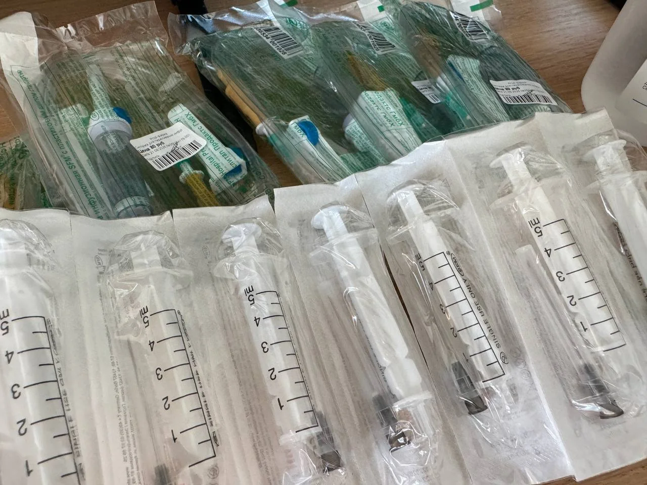 Пять прививок, способных продлить жизнь пожилым россиянам, назвал академик РАН Рогачев