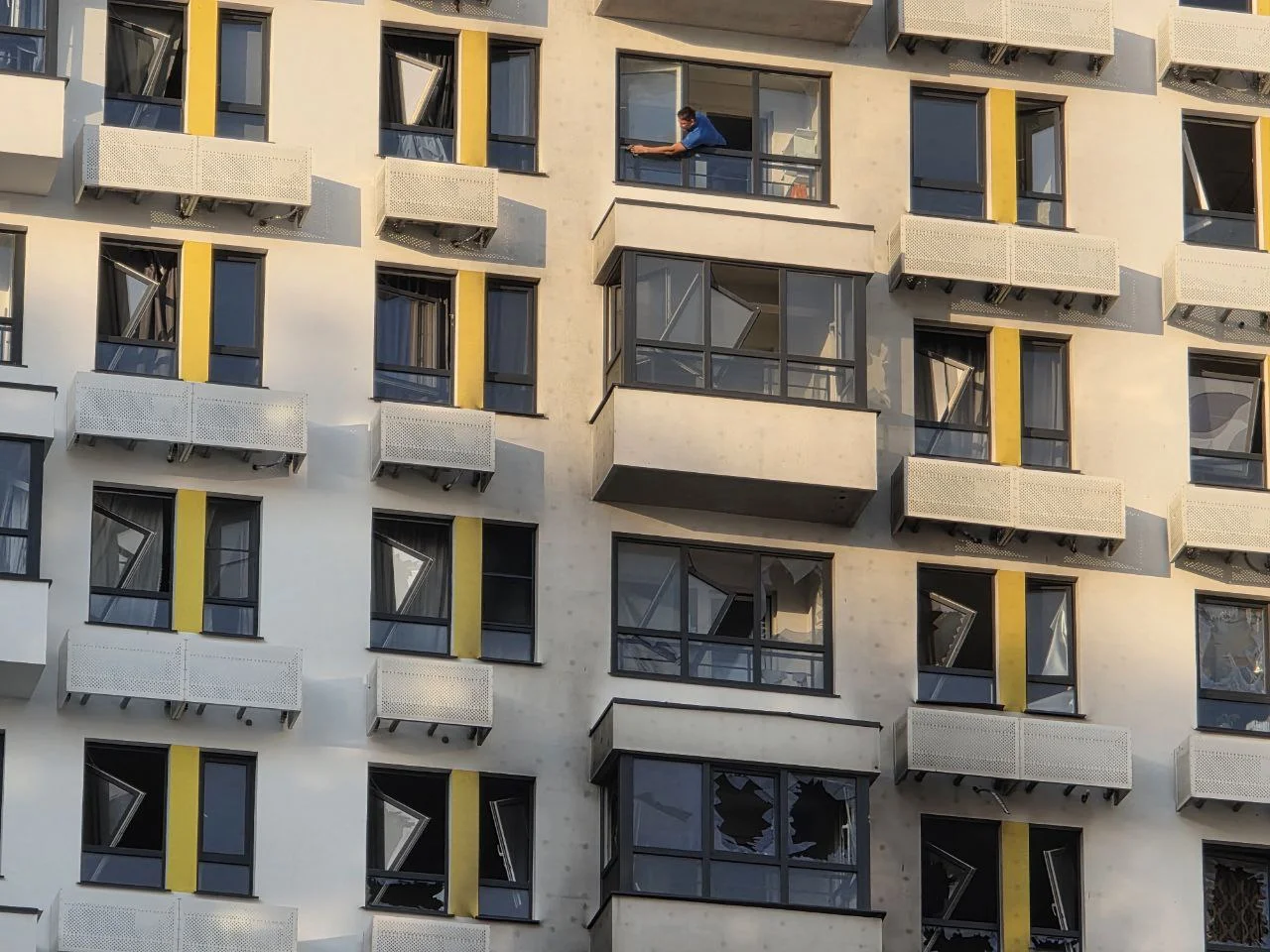 Атака БПЛА в Ростове-на-Дону вызвала пожары на предприятии и разрушения домов