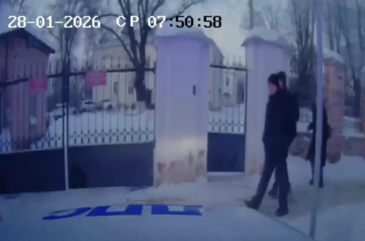 Инспекторы ДПС на Дону помогли роженице добраться до роддома и родить