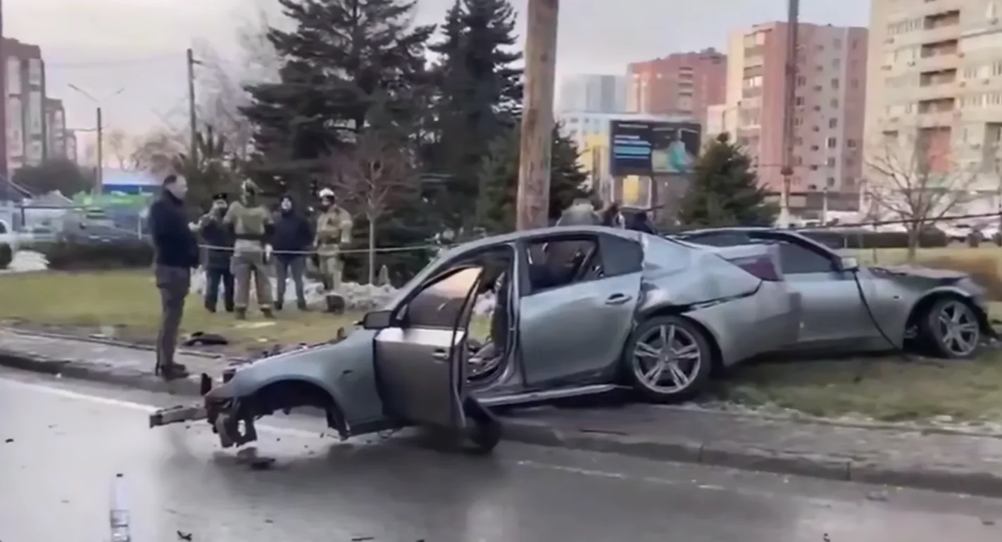 Машину разорвало пополам: трое погибли в страшном ДТП в Ростове на Квадро
