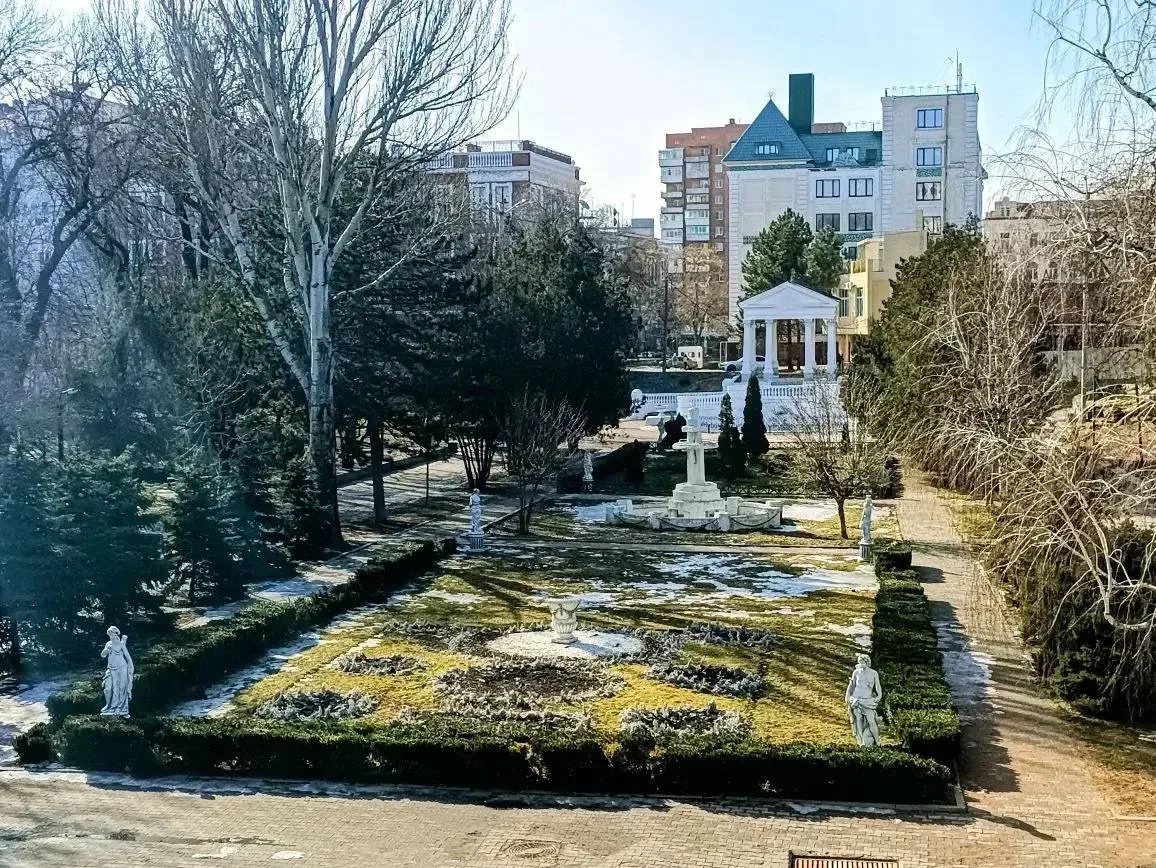 Слюсарь запретил строить отели в парке Горького в центре Ростова