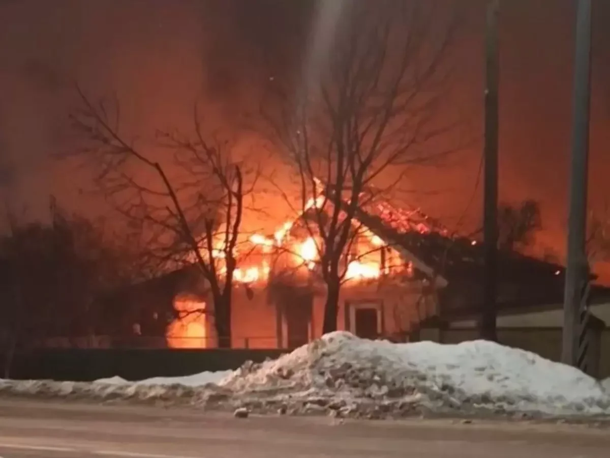 Пенсионерка едва не сгорела в собственном доме из-за замыкания под Ростовом