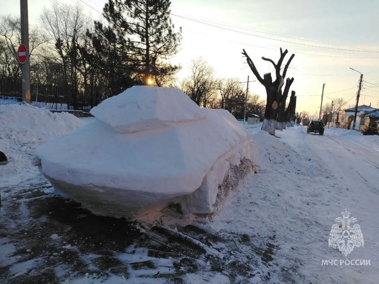 Лошади было мало: Пожарный из Новочеркасска создал снежный