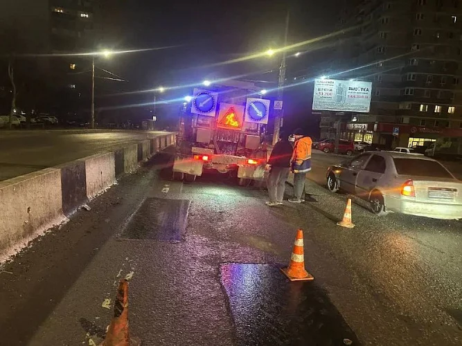 В Ростове за два месяца залатали более 8 тысяч квадратов дорожных ям