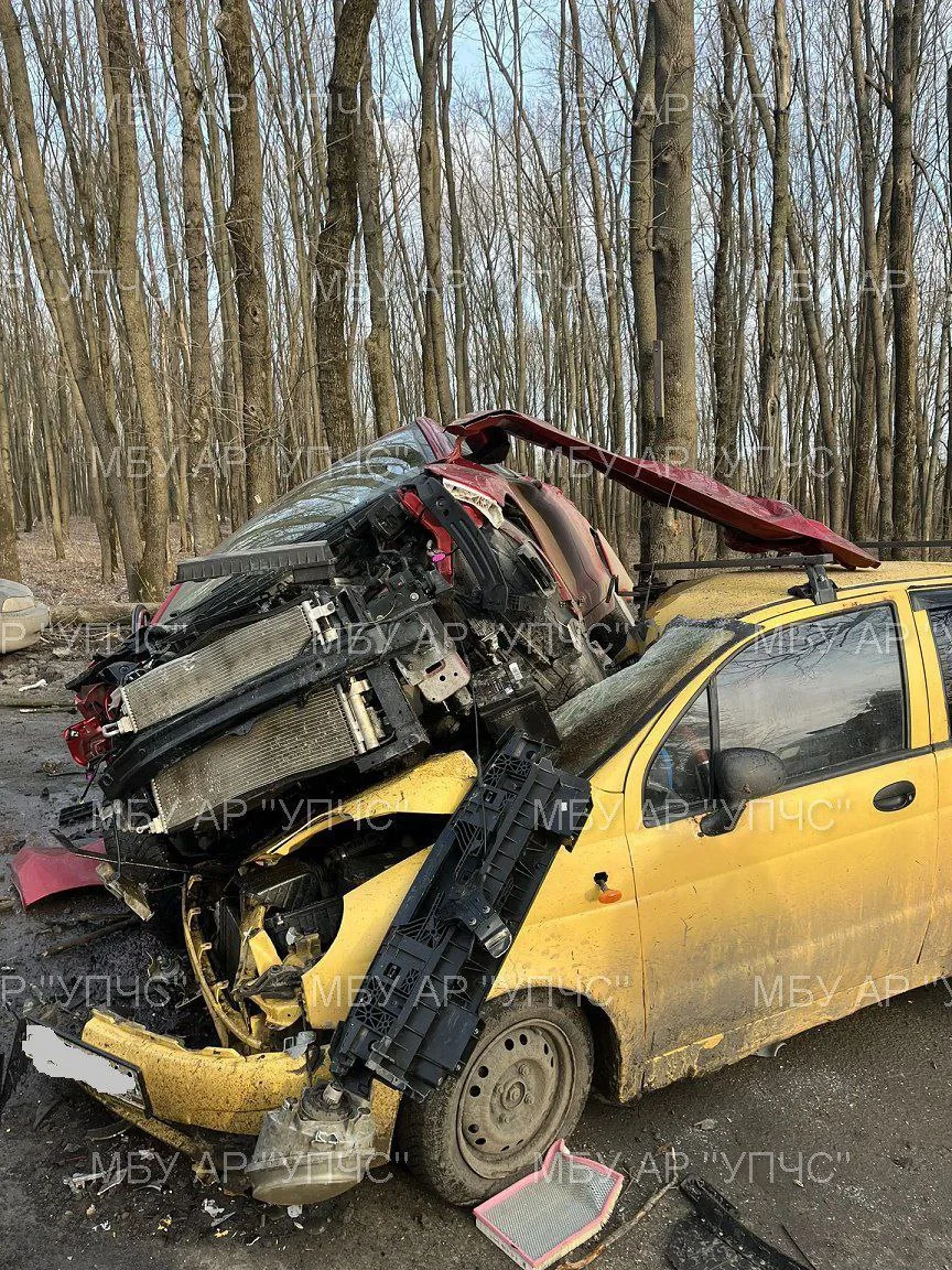 Четыре человека искорежены в металлоломе под Ростовом