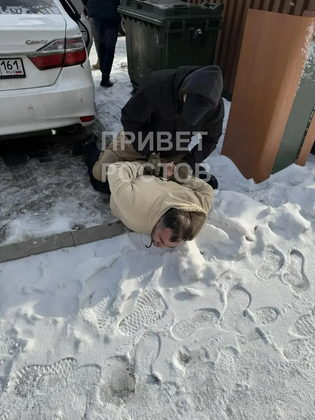 ФСБ задержала мошенника, который обещал решить вопрос за 700 тыс. рублей в Ростове