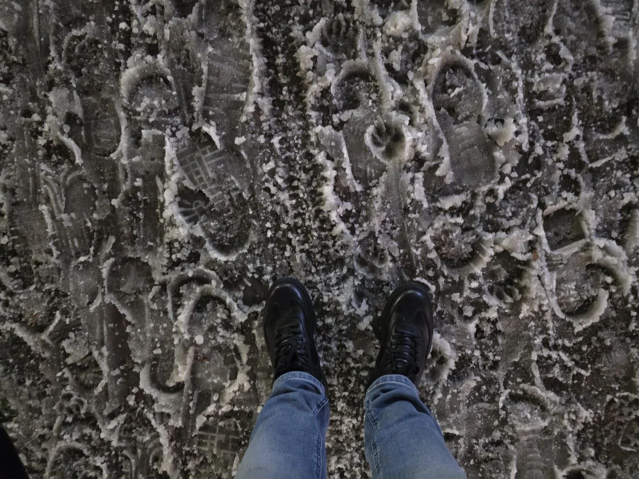 Ростов перевели в режим повышенной готовности из-за морозов и метели