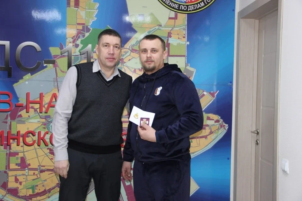 Ростовчанин, откачавший подростка после удара током, получил награду