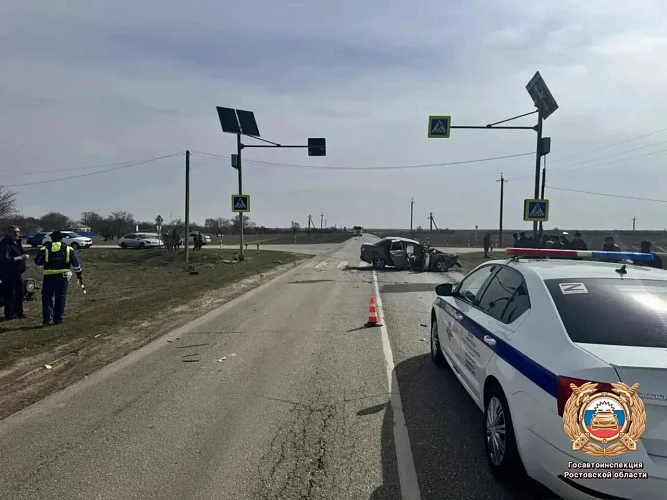 Трое пострадали в жестком ДТП на трассе Элиста - Зимовники