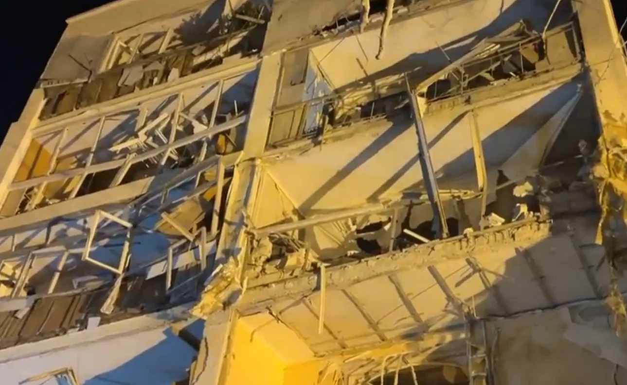 Взрыв прогремел в жилом доме Севастополя: двое погибших, восемь пострадавших