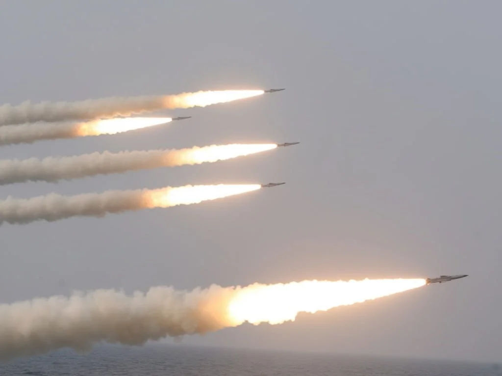 Слюсарь заявил о сбитии ракеты и БПЛА в двух районах Ростовской области