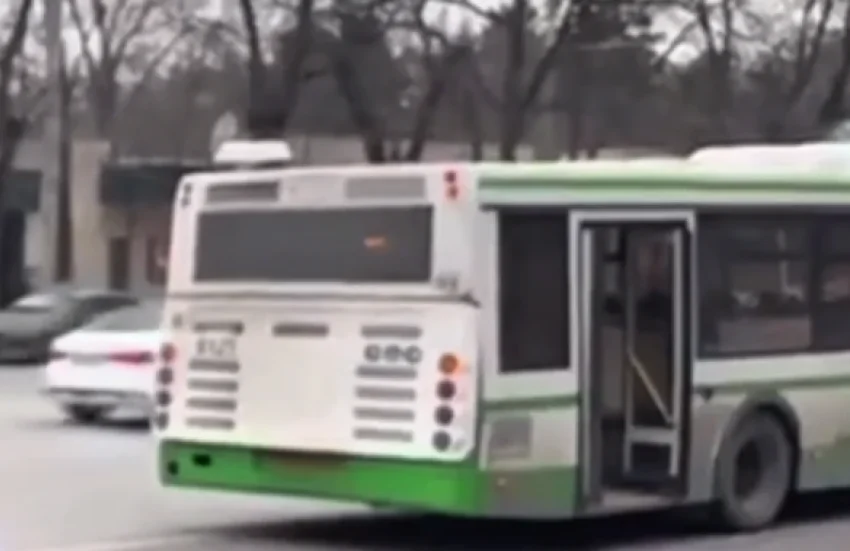 Автобус переехал ноги бабушке на Ворошиловском проспекте в Ростове