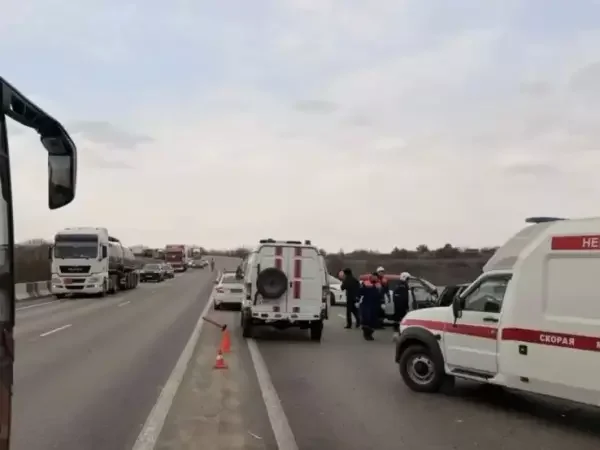 Под Таганрогом столкнулись Kia и Omoda, погибли два человека