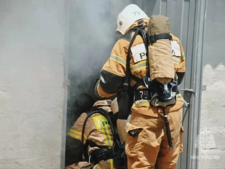 Подгоревшая еда на плите едва не спалила многоэтажку в Ростове