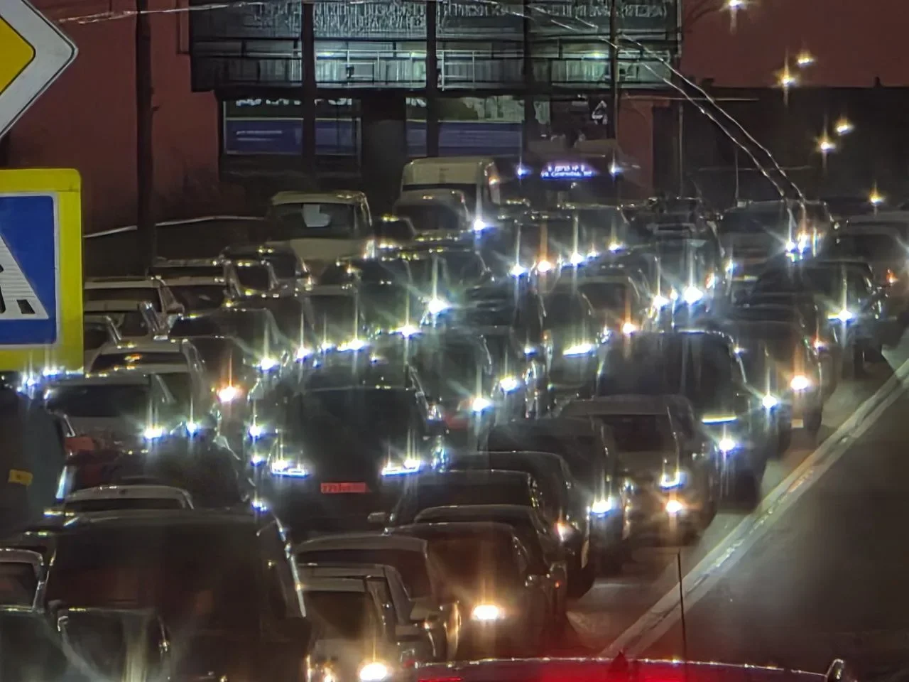 Водителей предупреждает ДПС о пробке к Ростову в районе Шахт