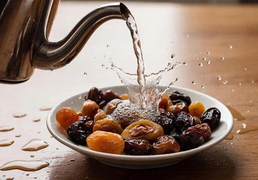 Смертельная ошибка: почему кипяток нельзя заливать в сухофрукты
