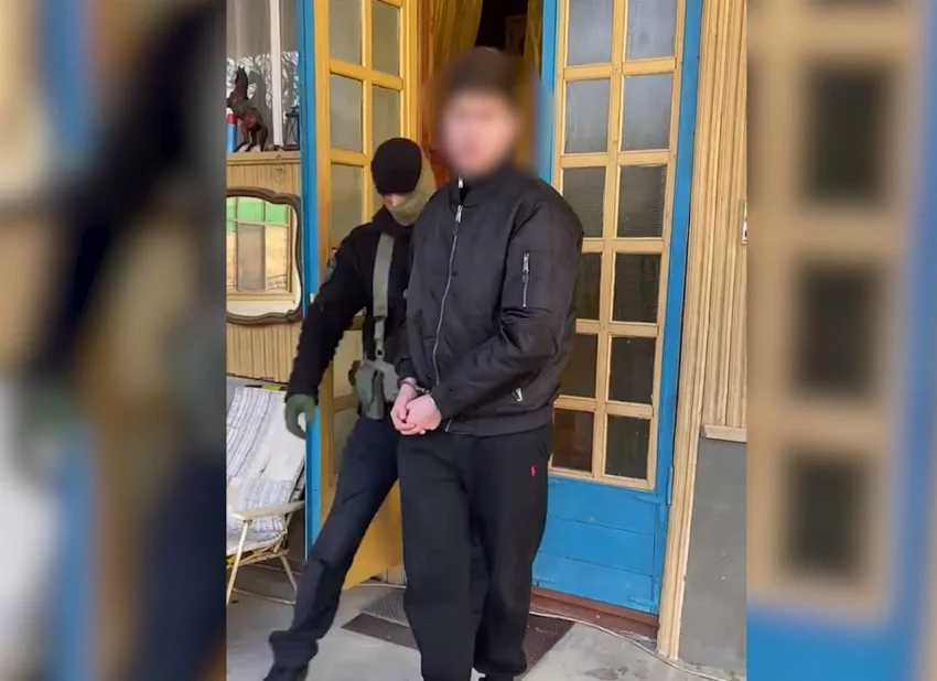 Двое ростовчан купили карты для обнала и отправились в колонию