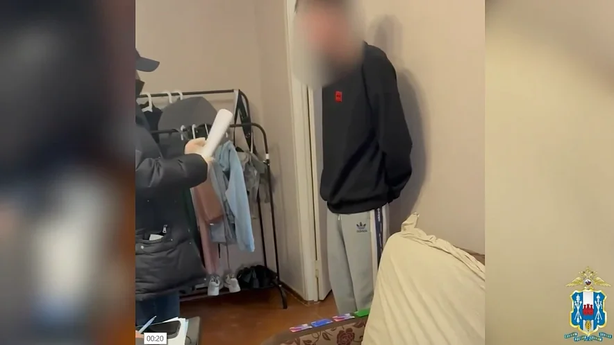 В Азове задержали троих местных жителей за организацию дропперской схемы