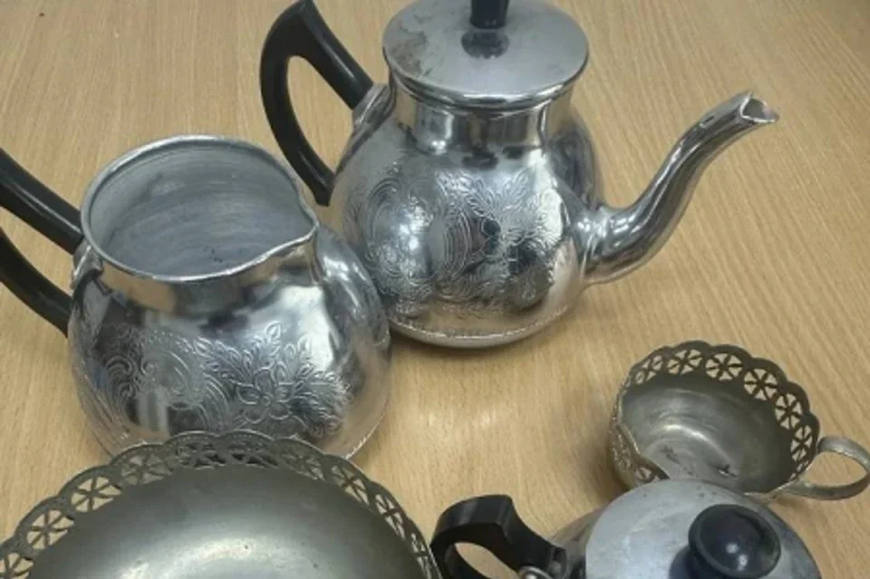 Рецидивист из Шахт вынес металлический чайник и продал