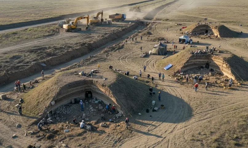 Ростовские строители водовода на Донбасс разрушили курганы федзначения